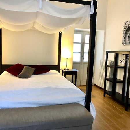 Villa Maghetti - Modernized Flat In Historic Palazzo In The Center Of Luino Exterior foto
