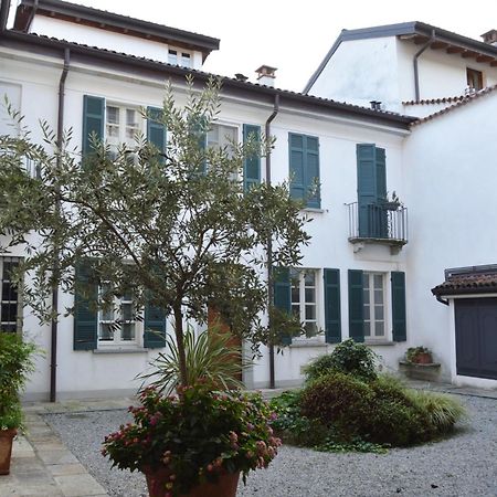 Villa Maghetti - Modernized Flat In Historic Palazzo In The Center Of Luino Exterior foto